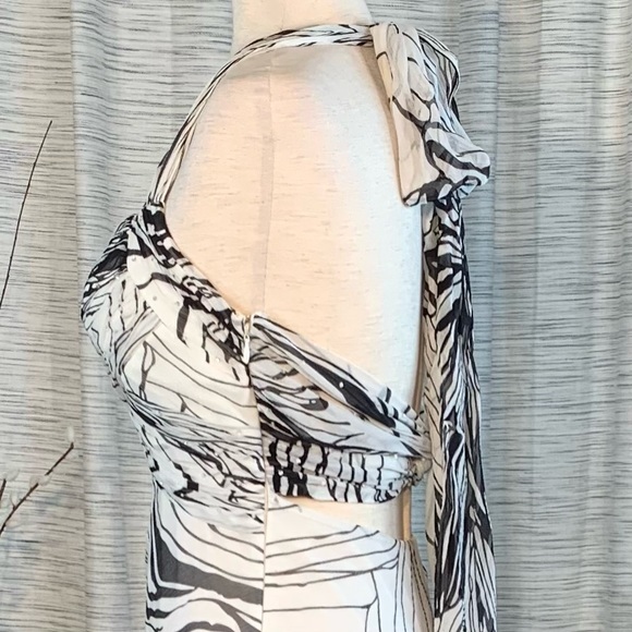 Laura Vann white with black flowers halter A-line dress. - Picture 7 of 16